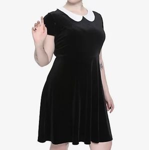 Black Velvet Short Sleeved Dress W/ Peter Pan Coll